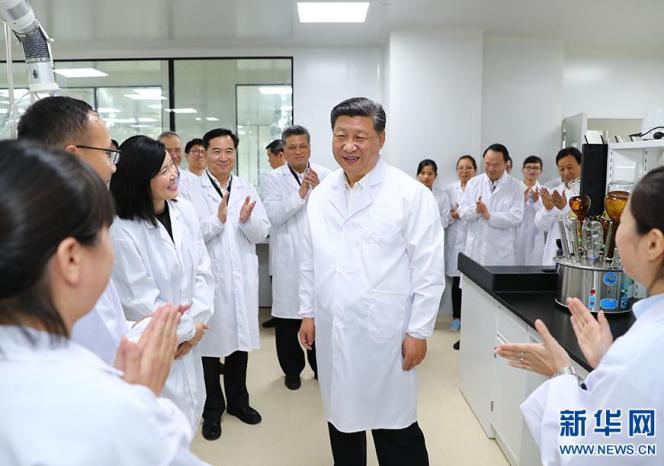 这是10月22日下午，习近平考察珠海横琴新(xīn)區(qū)粤澳合作中医药科(kē)技产业园。 来源：新(xīn)华网